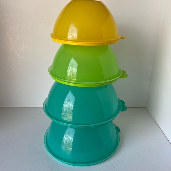 Tupperware Wonderlier Bowls Set of 4 with lids New! NIP - Picture 1 of 8